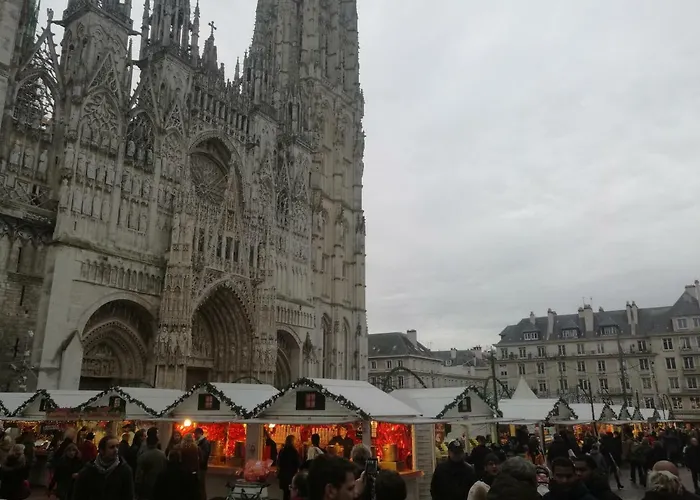 Grand Proche Chu Apartment *